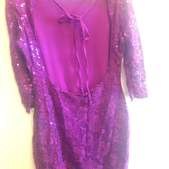 Dresses - Picture 3 of 10